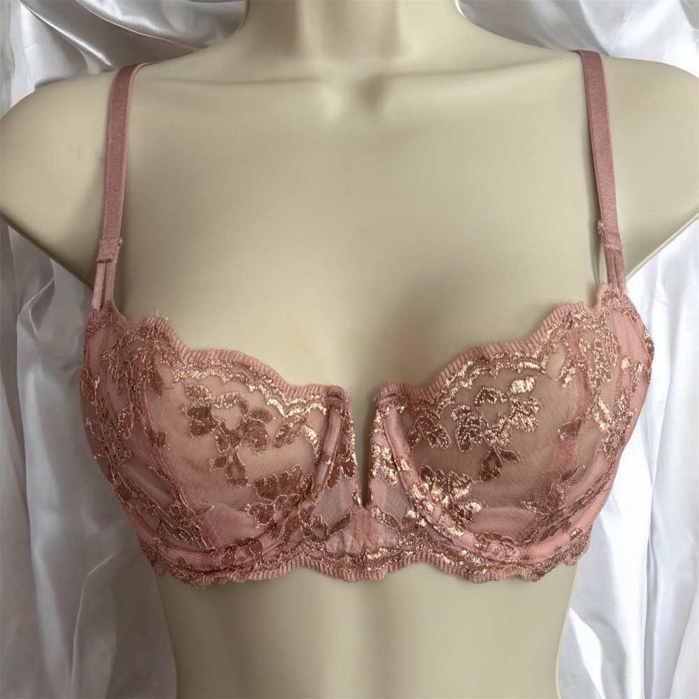 Victoria's Secret Dream Angels Pink Bra Push Up Without Padding Size 32D